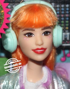 2021 Music Producer Barbie, orange #GTN79