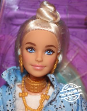 2022 Barbie Extra #16 HHN08