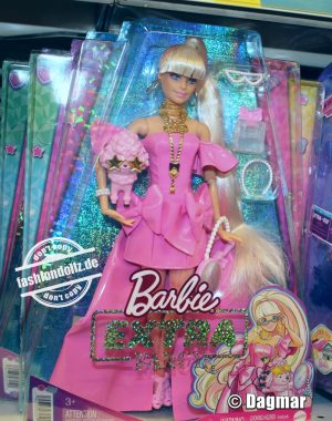 2022 Barbie Extra Fancy, pink      #HHN12