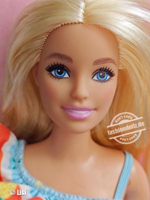 2022 Barbie loves the Ocean Doll #1 HLP92