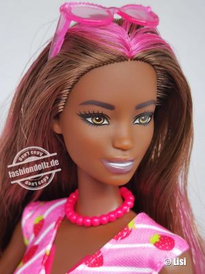 2022 Color Reveal Wave 12 Sweet Fruits Barbie #1 Strawberry HJX49