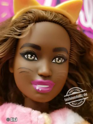 2022 Cutie Reveal Wave 1 Kitty Barbie  HHG20