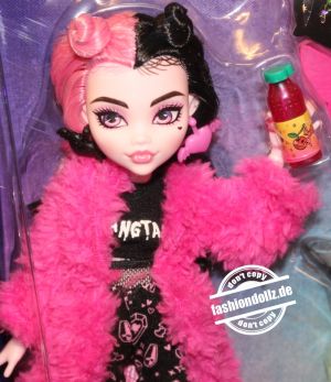 2022 Monster High - Creepover Party - Draculaura   