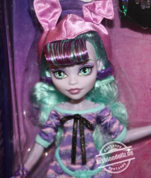 2022 Monster High - Creepover Party - Twyla #HLP87    