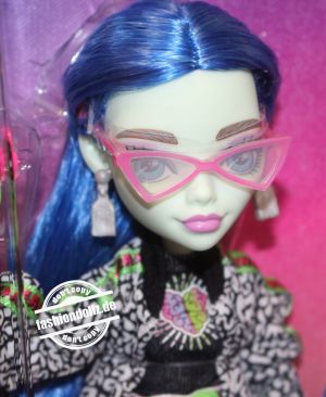 2022 Monster High - Ghoulia Yelps Generation 3 #HHK58  