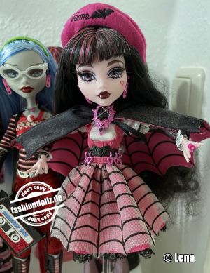 2022 Monster High - Haunt Couture Draculaura #HGK10