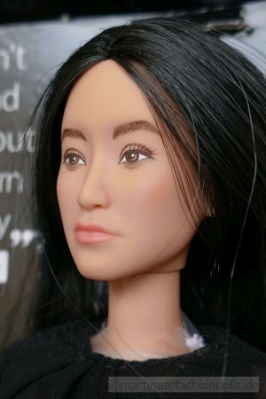 2022 Vera Wang Barbie #GXL12_____