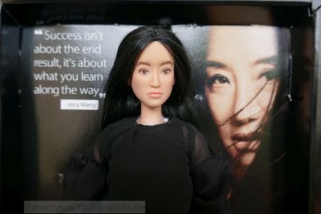 2022 Vera Wang Barbie #GXL12__