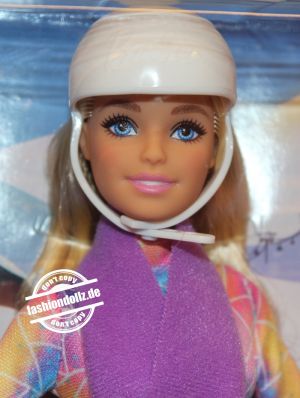 2022 You can be anything - Skier Winter Barbie #HGM73