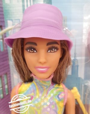 2022 Travel Barbie Playset, brunette #HKB05