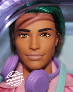 2023 Barbie EXTRA FLY Beach Ken    #HNP86