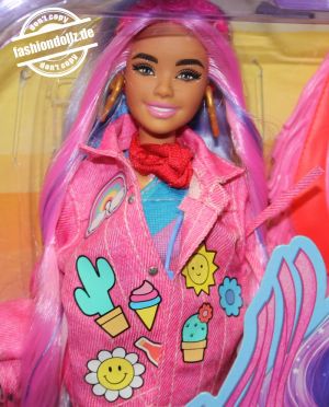 2023 Barbie EXTRA FLY Desert   #HPB15