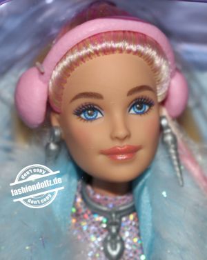2023 Barbie EXTRA FLY Snow  #HPB16