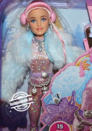 2023 Barbie EXTRA FLY Snow    #HPB16