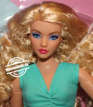 2022 Barbie Looks Model 16 #HJW83
