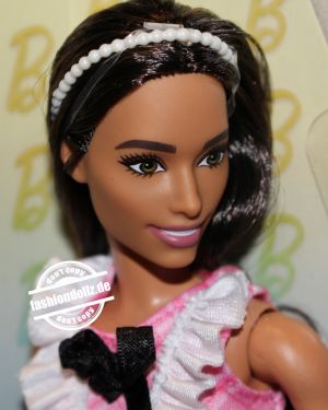 2023 Fashionistas #209 Barbie     HJT06
