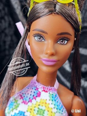 2023 Fashionistas #210 Barbie HJT07