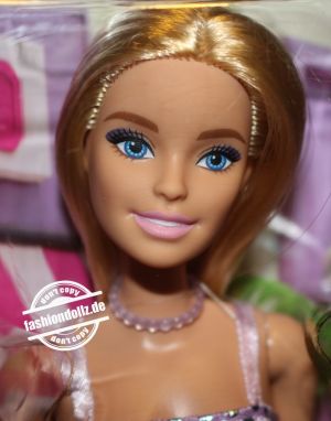 2023 Glitz / Standard Fashion Barbie, blonde #HJR93