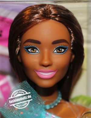 2023 Glitz / Standard Fashion Barbie, brunette   #HJR95