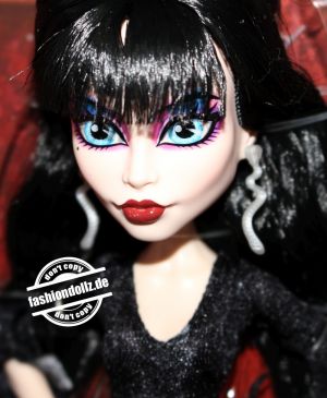 2023 Monster High - Elvira Misstress of the Darkness #HLP89