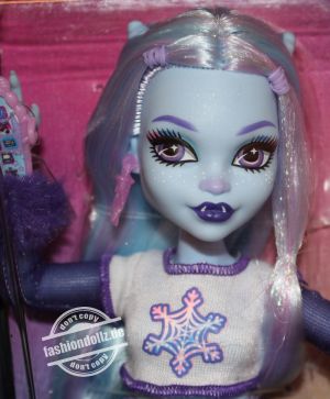 2023 Monster High - Generation 3 - Abbey Bominable #HNF64 