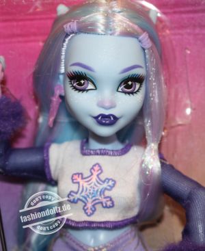 2023 Monster High - Generation 3 - Abbey Bominable #HNF64      