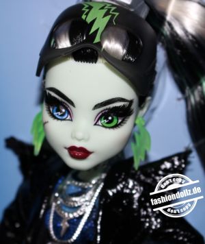 2023 Monster High Haunt Couture - Midnight Runway Frankie Stein # HKY81