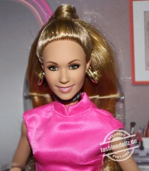 2023 Ted Lasso - Keely Jones Barbie #HJW92  
