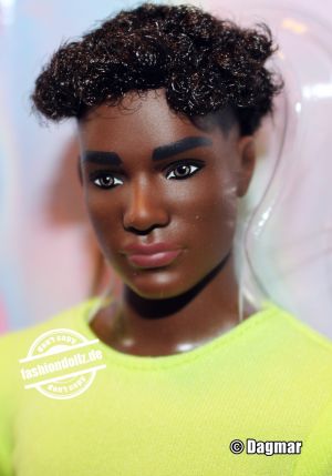 2024 Barbie Looks Doll #25 HRM17   