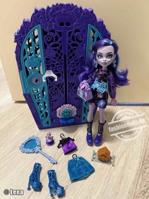 2024 Monster High - Skulltimate Secrets: Garden Mysteries Twyla  #HYT74