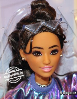 2025 Deluxe Style Barbie (Metallic Dress) #JFP42
