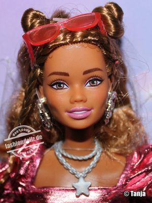 2025 Deluxe Style Barbie (Metallic Dress) #JGH81