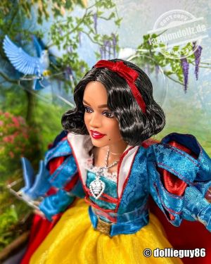 2025 Mattel Disney Collector Snow White  #HVY53