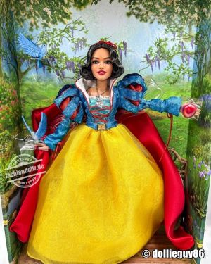 2025 Mattel Disney Collector Snow White     #HVY53