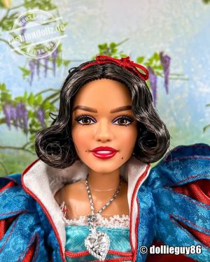 2025 Mattel Disney Collector Snow White   #HVY53