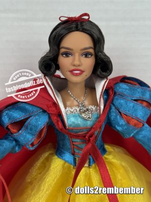 2025 Mattel Disney Collector Snow White #HVY53