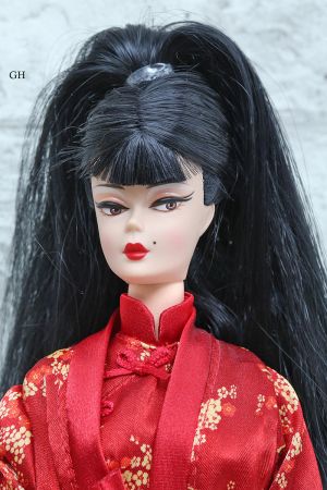 2004 Chinoiserie Red Moon Barbie  B3431