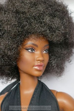 2021 Barbie Looks GTD91, Model #2