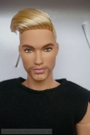 2021 Barbie Looks GTD90, Model #5