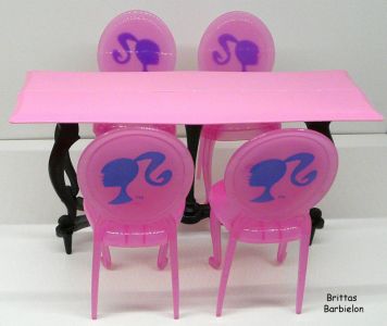 Tische und Stühle von Mattel Bild #052
