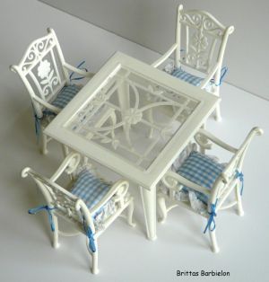 Tische und Stühle von Mattel Bild #094