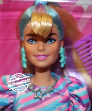 2022 Totally Hair Barbie, blonde #HCM8
