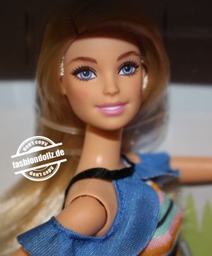 2022 Holiday Fun Playset Barbie, blonde #GXF32 