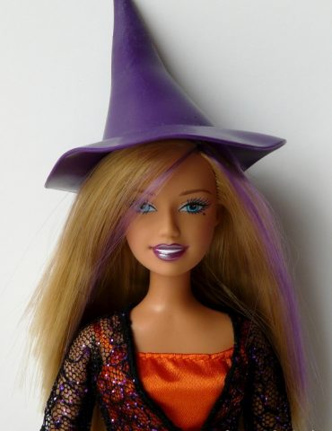 2008 Halloween Charm Barbie