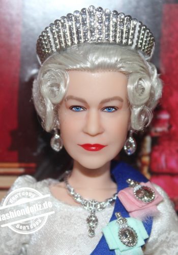 2022 Queen Elizabeth II Barbie