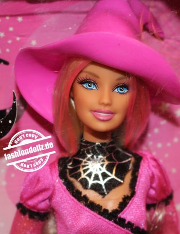 Boo-tiful & witchy Halloween Barbies
