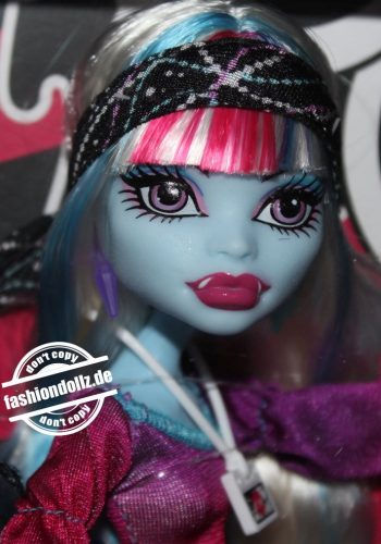 🕸 Abbey Bominable, Monster High Dolls by Mattel