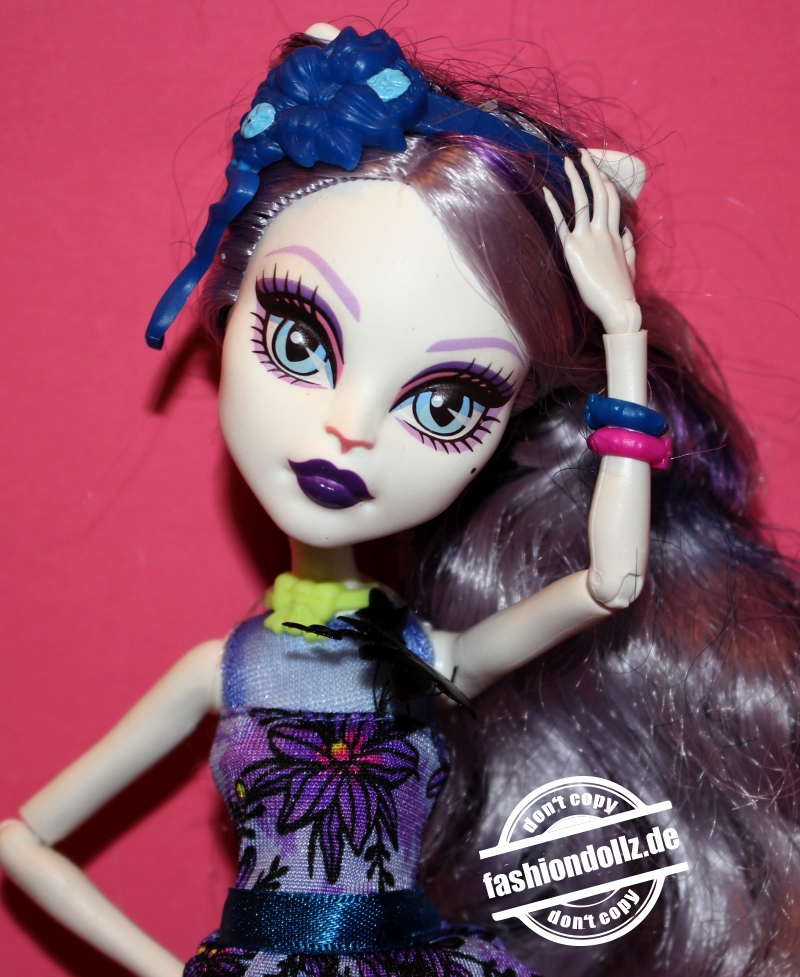 Catrine DeMew, Monster High Dolls by Mattel - Fashiondollz.info