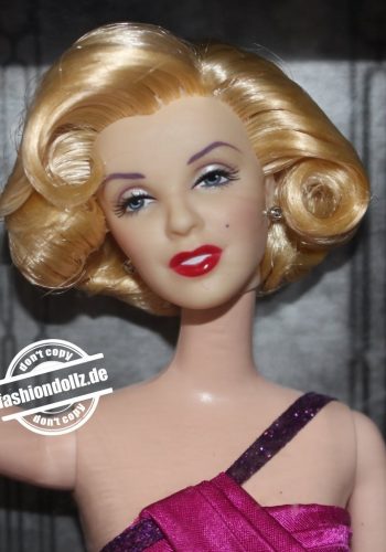 2002 Marilyn Monroe Barbie #53982