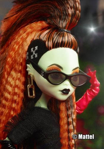 🕸 2023 Off-White™ c/o Monster High Electra Melody Doll